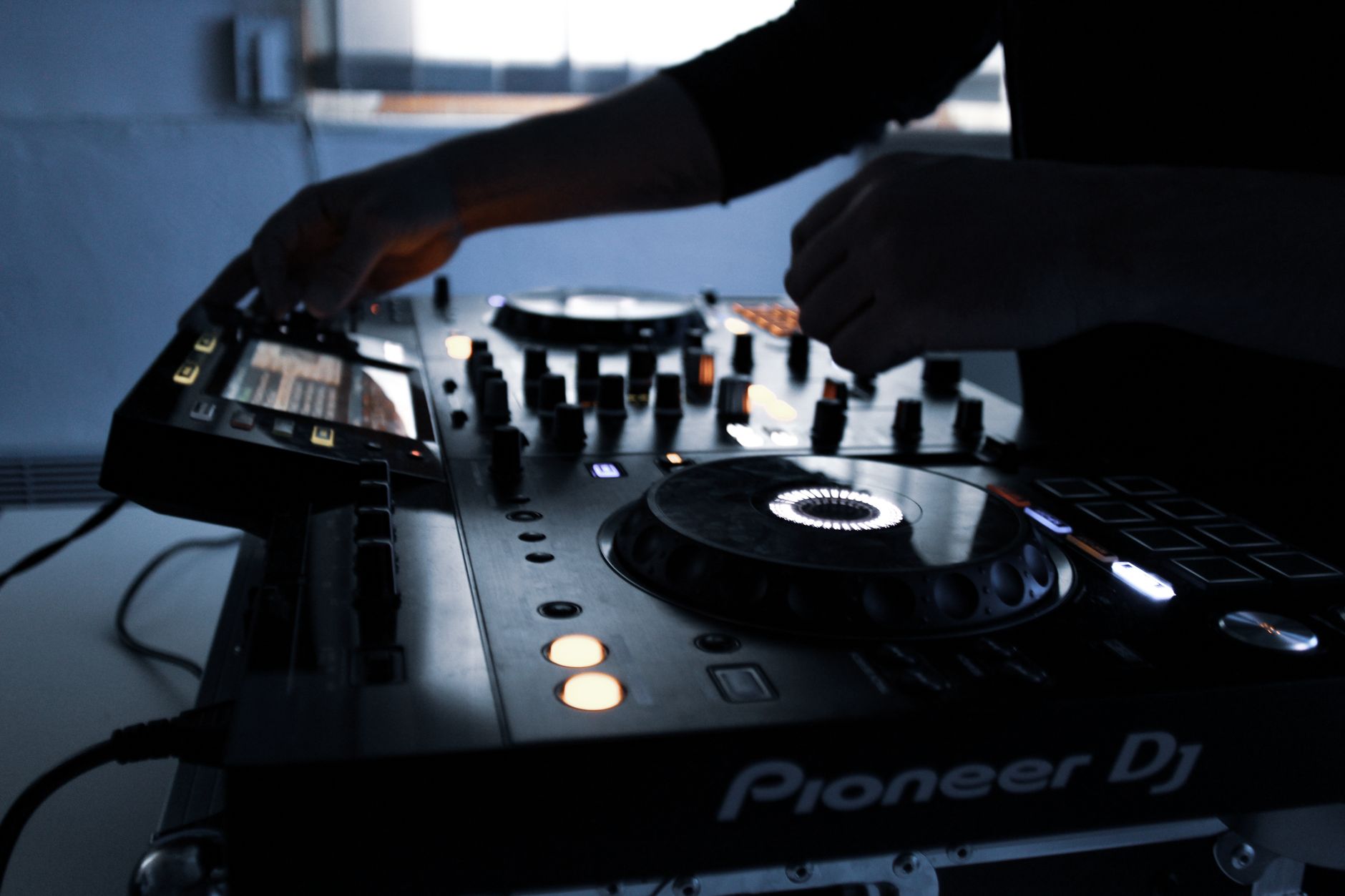 DJ équipe à Agde